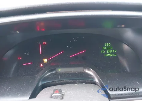 1998 Lincoln Continental z USA, uszkodzony, nr VIN 1LNFM97V9WY676425